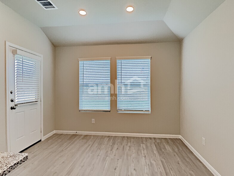 Building Photo - 2708 Iberia Ct