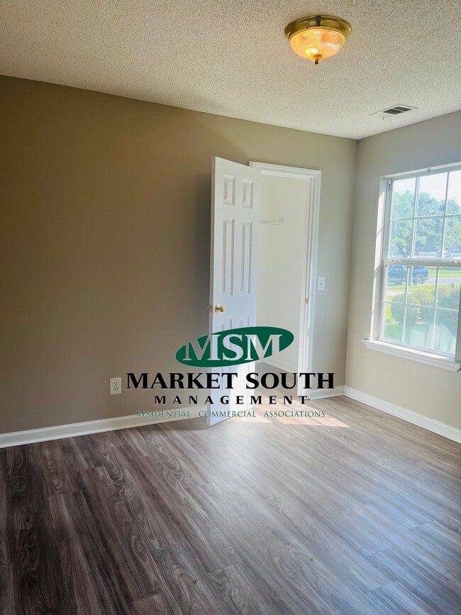 Building Photo - **COMING SOON!!** 4 Bedroom Beauty