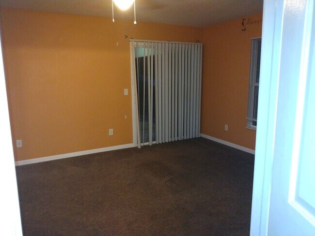 Building Photo - 14059 Sullivan St