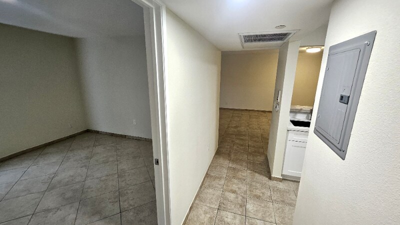 Building Photo - 5541 Fulcher Ave