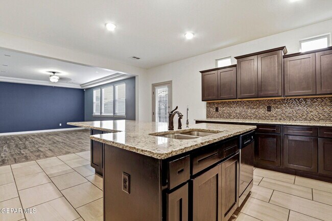 Building Photo - 14705 Tierra Escape Ave