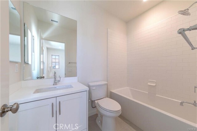 Building Photo - 113 Escala