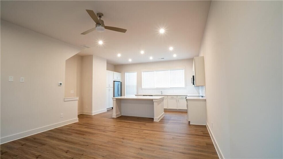 Building Photo - 1394 Cozy Cir SE