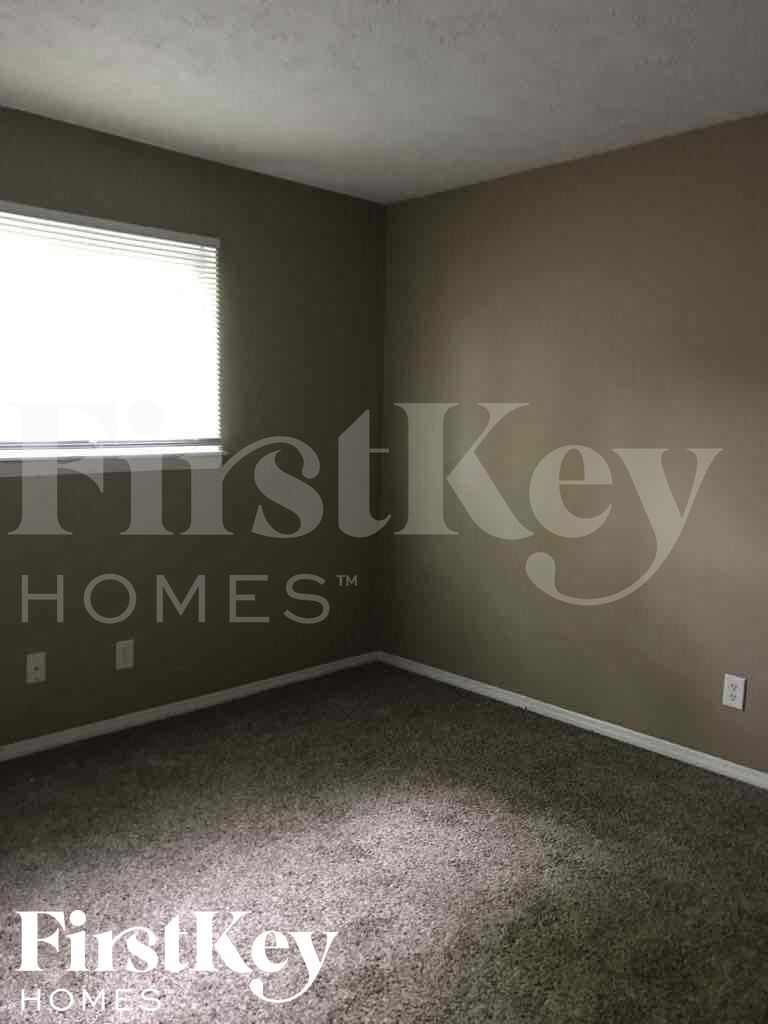 Building Photo - 6111 Dry Den Ct
