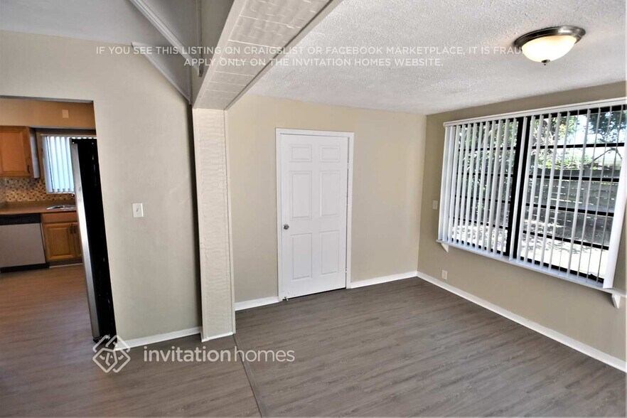 Building Photo - 2608 SW 34th Ave