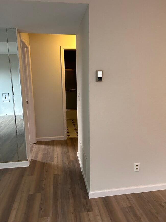 Building Photo - 1195 S Gilbert St