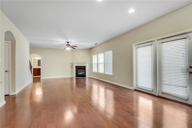 Building Photo - 270 Woods Creek Dr