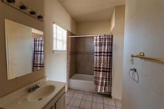 Building Photo - 4720 Yellowstone Blvd