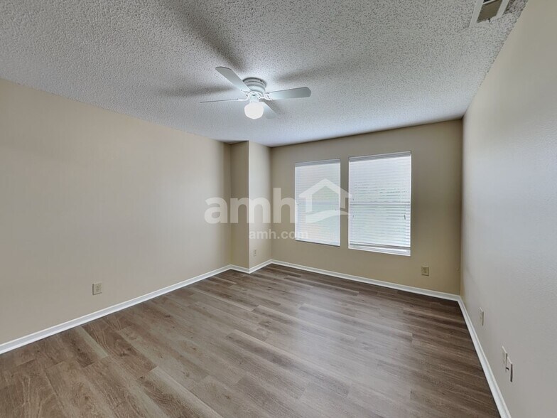 Building Photo - 10395 Butler Dr