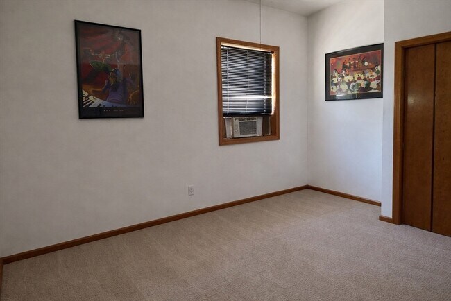 Building Photo - 74 Lakewood St