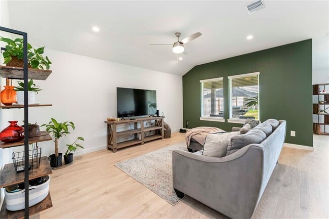 Building Photo - 31710 Carlisle Cv Ct