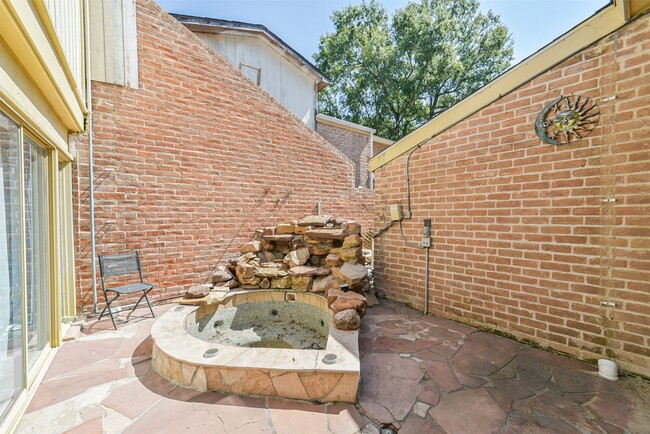 Building Photo - 4708 N Cashel Cir