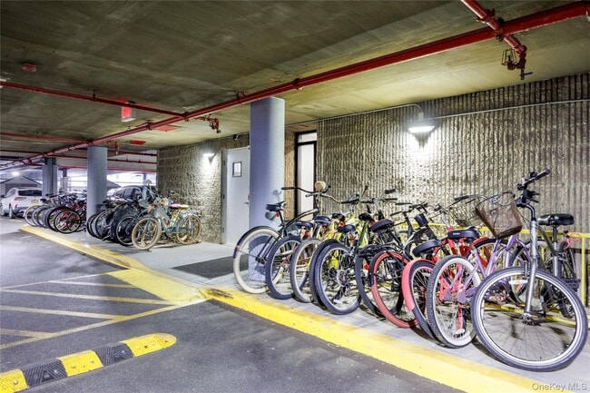 Building Photo - 360 Shore Rd