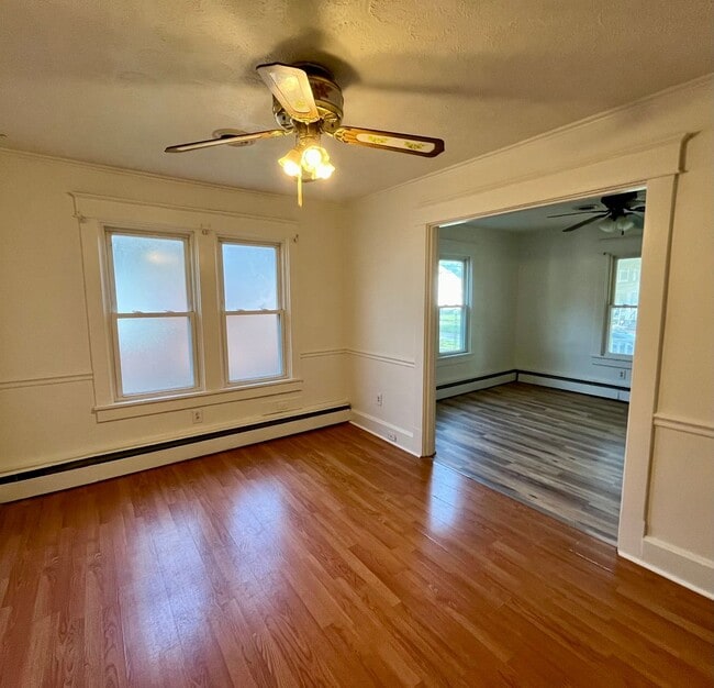 Building Photo - Two bedroom in Alton