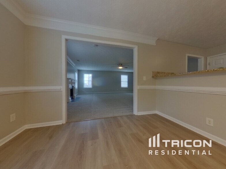 Building Photo - 207 Arbor Creek Dr