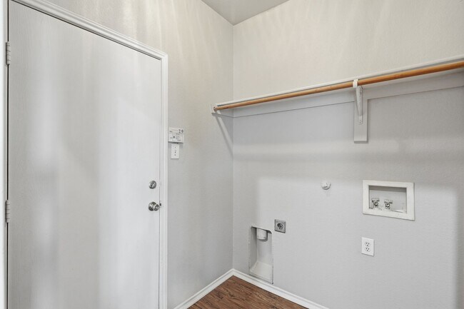 Building Photo - 1113 Beaverwood Ln