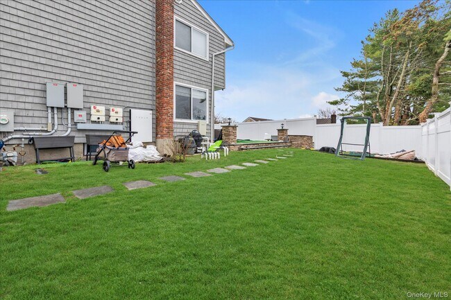 Building Photo - 8 Branding Iron Ln