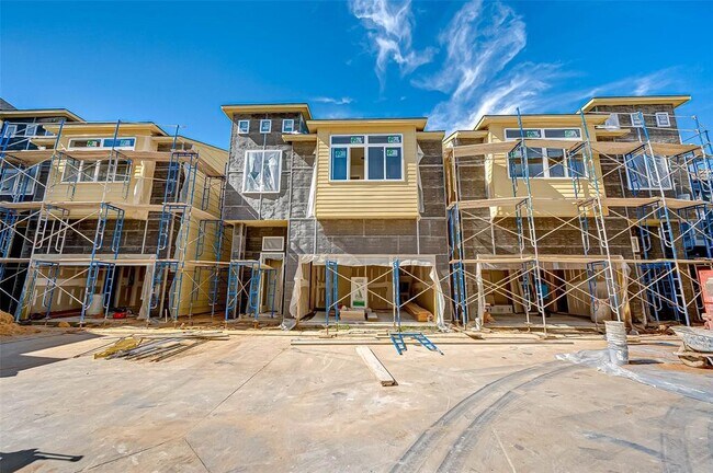 Building Photo - 8930 Spring Knoll Forest Dr