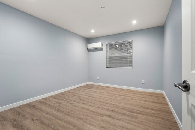 Building Photo - 331-335 N Olive St