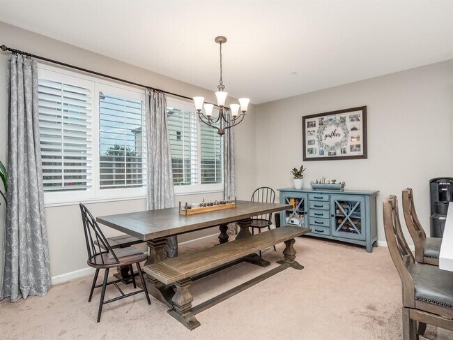 Building Photo - Newly Built 5 Bedroom Home Near Clovis East