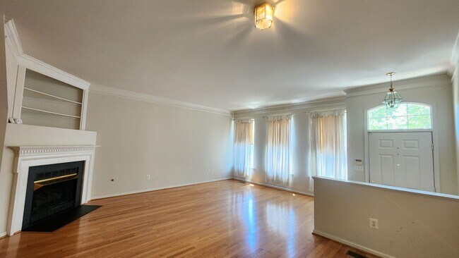 Building Photo - Townhome in Island Creek Subdivision