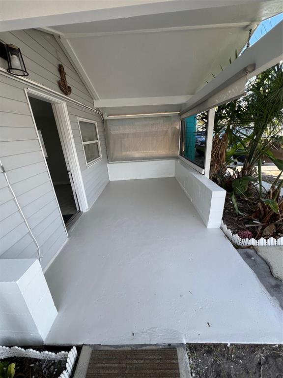 Building Photo - 13360 Boca Ciega Ave