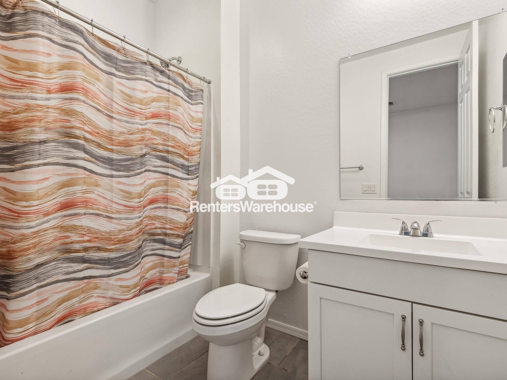 Building Photo - 1241 E Gabrilla Dr