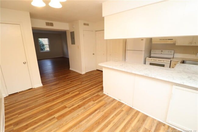 Building Photo - 1260 Donaldson Ct