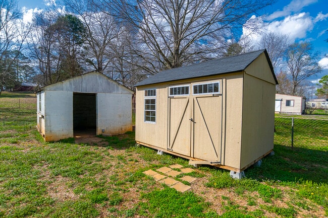 Building Photo - 156 Macon Rd