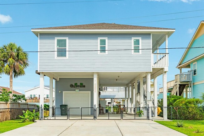 Building Photo - 12820 Camino Famoso Rd