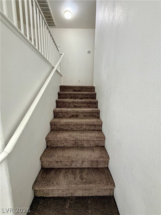 Building Photo - 846 Zinnia Cir