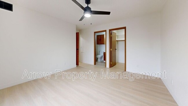 Building Photo - 205 E Arbor Ave