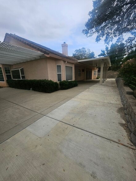 Building Photo - 5500 Granite Falls Way