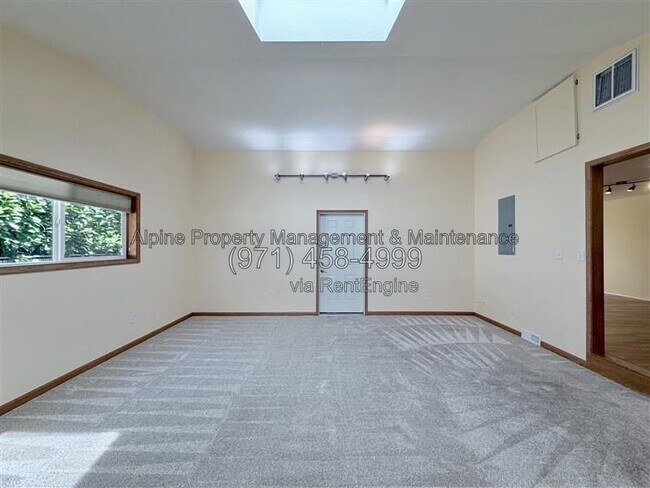 Building Photo - 4670 SW 160th Ave