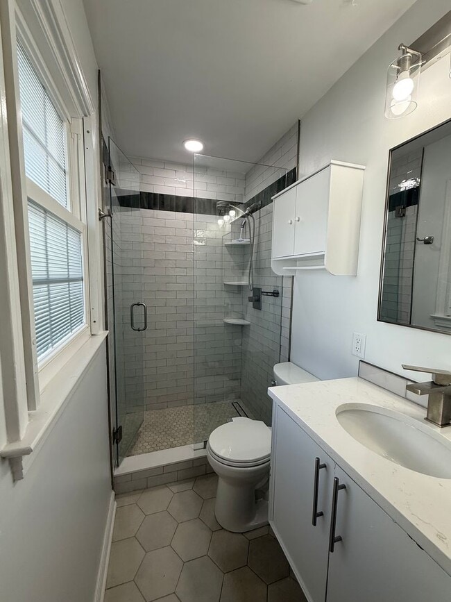 Building Photo - Fantastic Home Near Three Chopt and Patterson Available immediately!