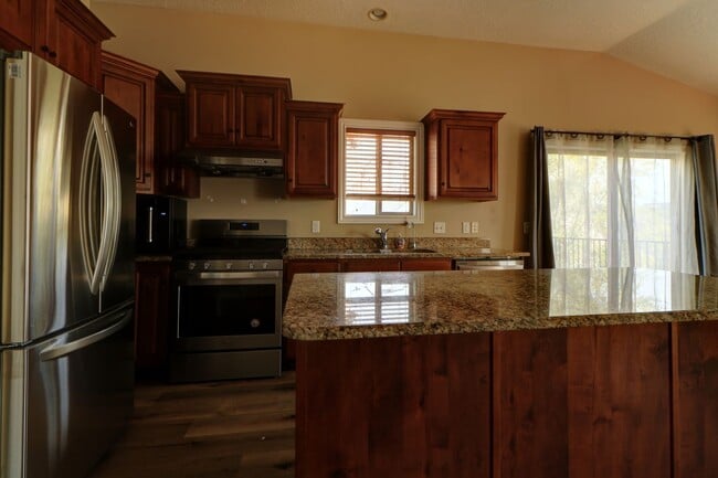 Building Photo - 5 Bedroom 3.5 Bathroom -Traverse Mountain Pet Friendly Home.