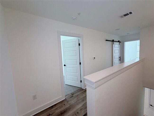 Building Photo - 1417 Kramer Ln