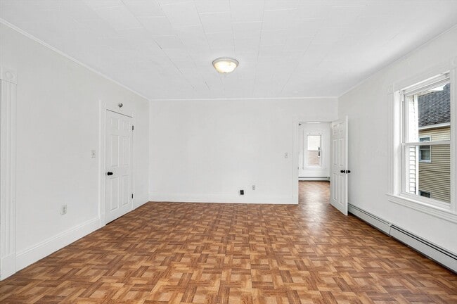 Building Photo - 220 Concord St