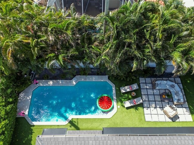 Building Photo - 222 N Tradewinds Ave