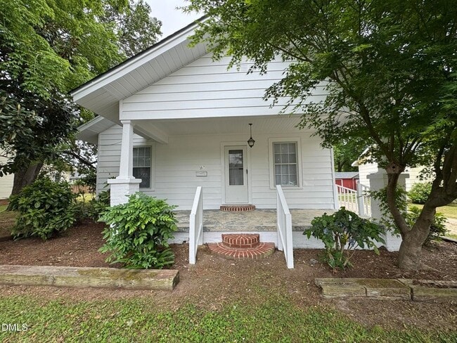 Building Photo - 307 E F St