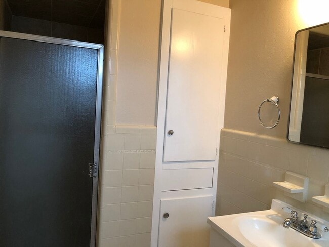 Building Photo - Coming Soon Spacious 3 Bedroom 2 Bath Home in Southwest Fort Worth