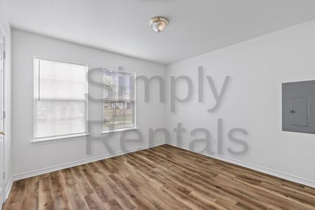 Building Photo - 1412 Hemphill St