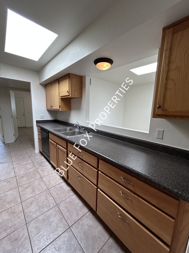 Building Photo - 2201 N Sparkman-Unit 2