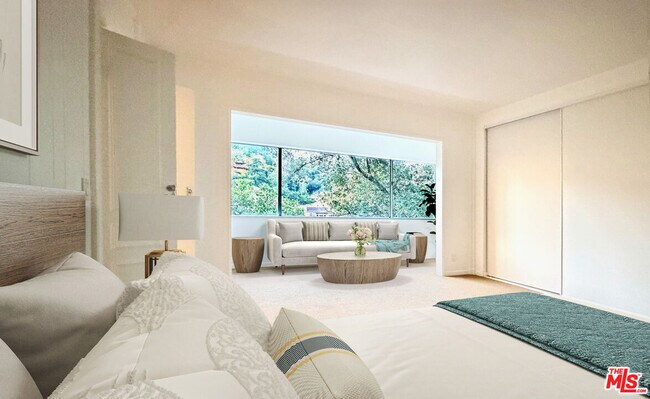 Building Photo - 8743 Hollywood Hills Rd