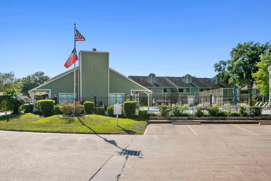 Building Photo - 14777 Wunderlich Dr