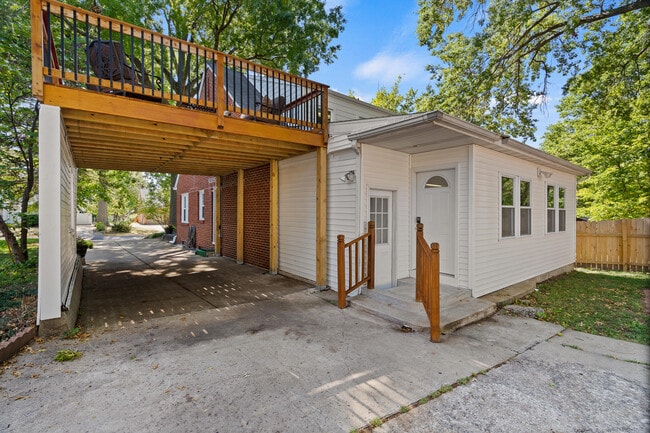 Building Photo - 113 Crestmere Ave