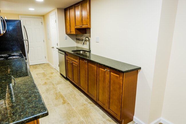 Building Photo - 40 Fayette St