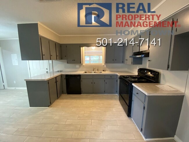 Building Photo - 501 Pamela Dr