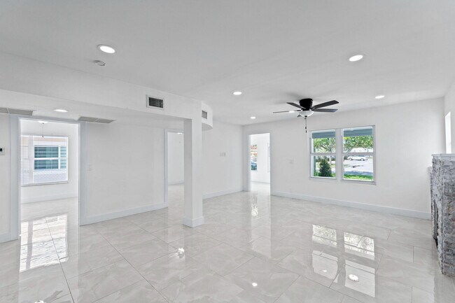 Building Photo - 4324 Garden Ave