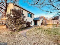 Building Photo - 16 W Marshall St